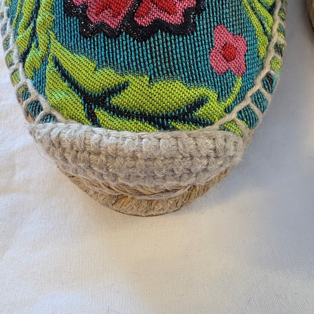 Authentic Gucci Rose Baby Blind for Love Tapestry Espadrille Flats - Picture 6 of 11